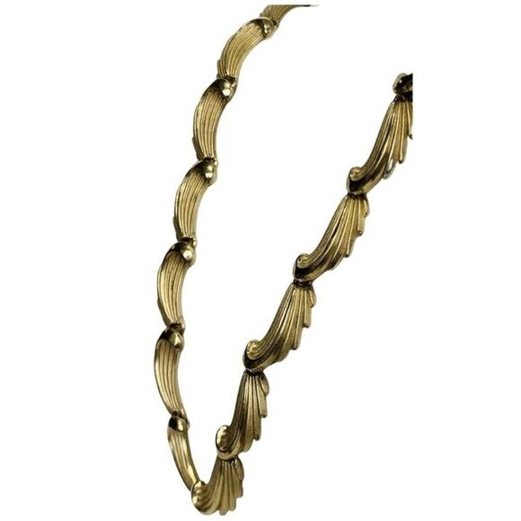 Trifari Womens Frosted Gold Tone Swirl Elements Choker Vintage Necklace 17.5in - Picture 3 of 7
